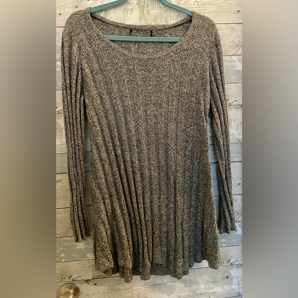 Gray & Black Light Sweater Dress/Tunic. Excellent Condition. Versatile! Size M - Picture 3 of 5